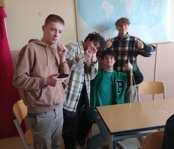 Stavba věží ze špaget třída KAM2