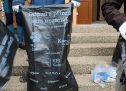 úklid Česka plus sběr kaštanů říjen 2025 na DM